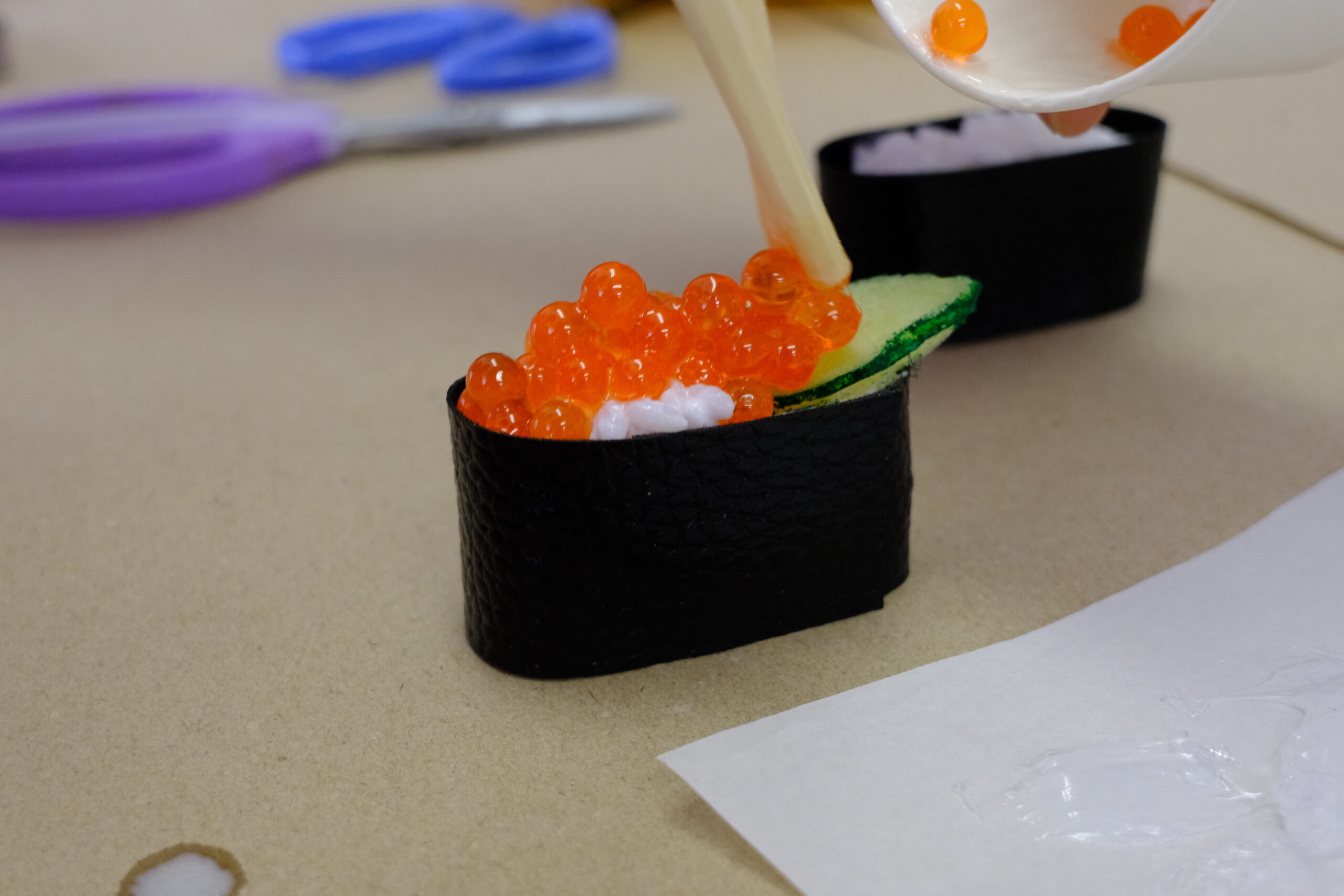 やってみるを楽しむ——食品さんぷる畑さんで軍艦寿司マグネット作り体験の画像16