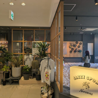 伊勢佐木町「ラテストグリーン」3周年パーティ!音楽と植物に囲まれて乾杯