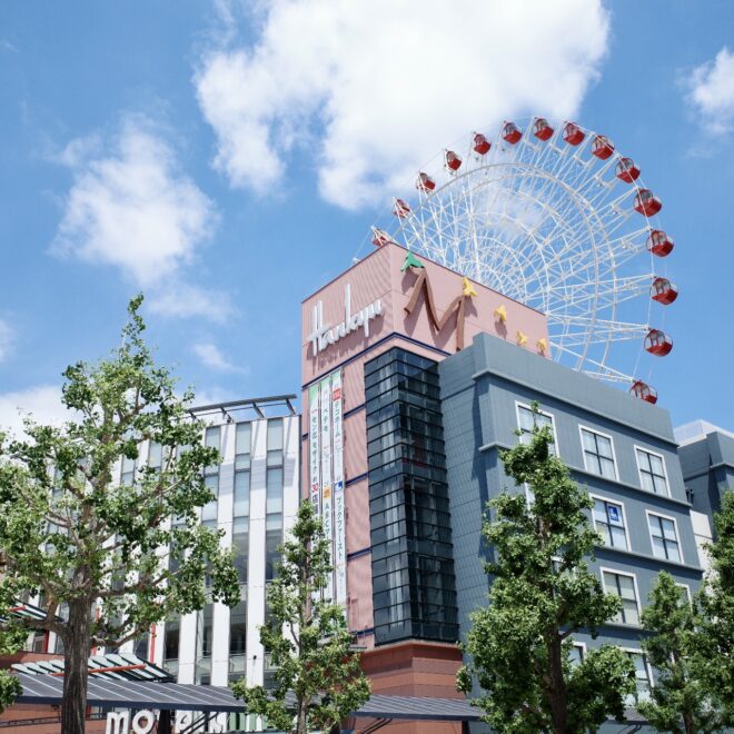 横浜の“もうひとつの観覧車”は、ショッピングモールの中で出会えました。