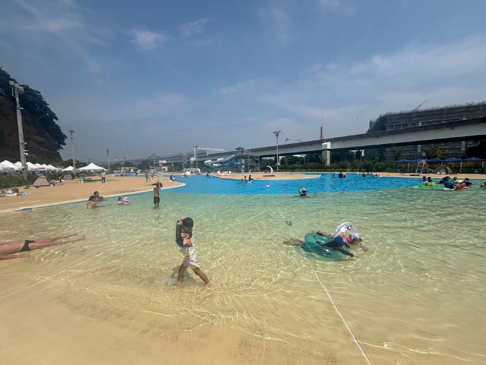 本牧市民プールがリニューアルしていた! ナイトプールもあって子供も大人も楽しすぎの画像3