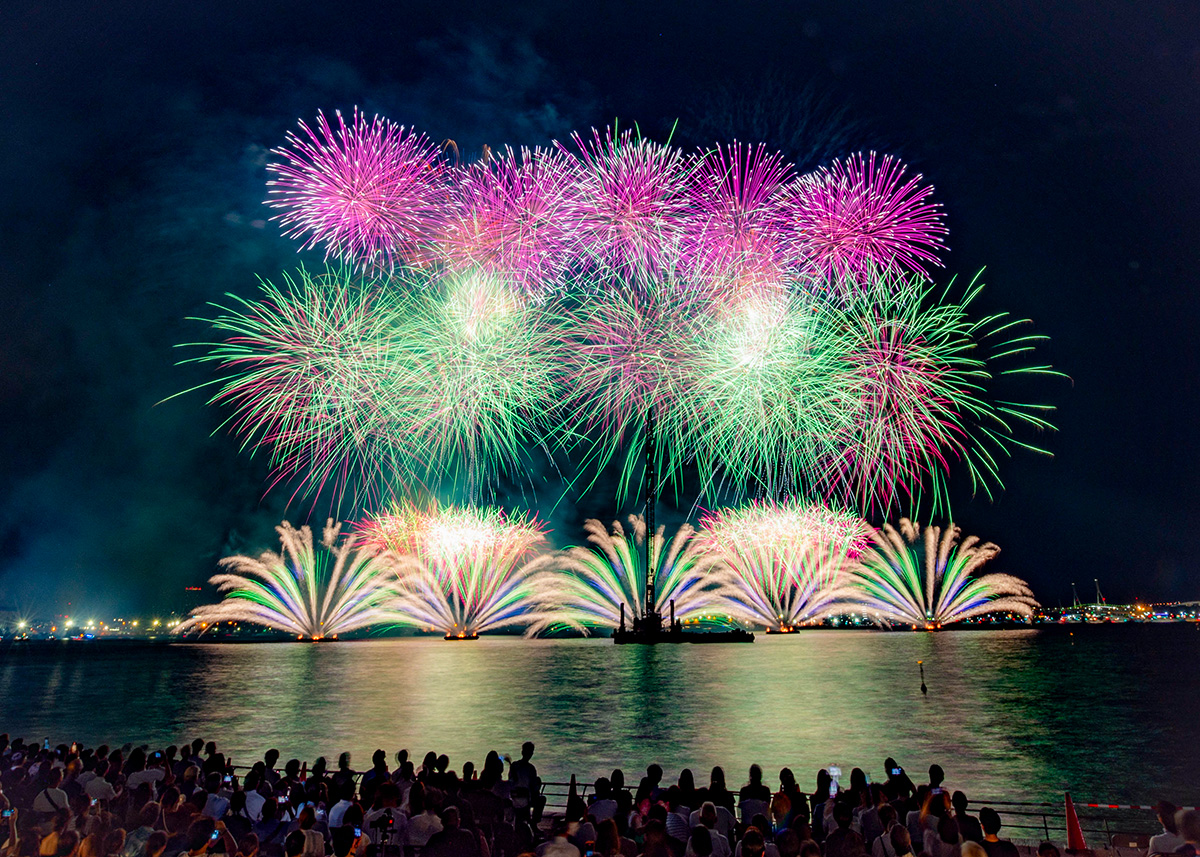 県下最大級の花火18000発!みなとみらいフェステバルを全力で楽しむためにはの画像1