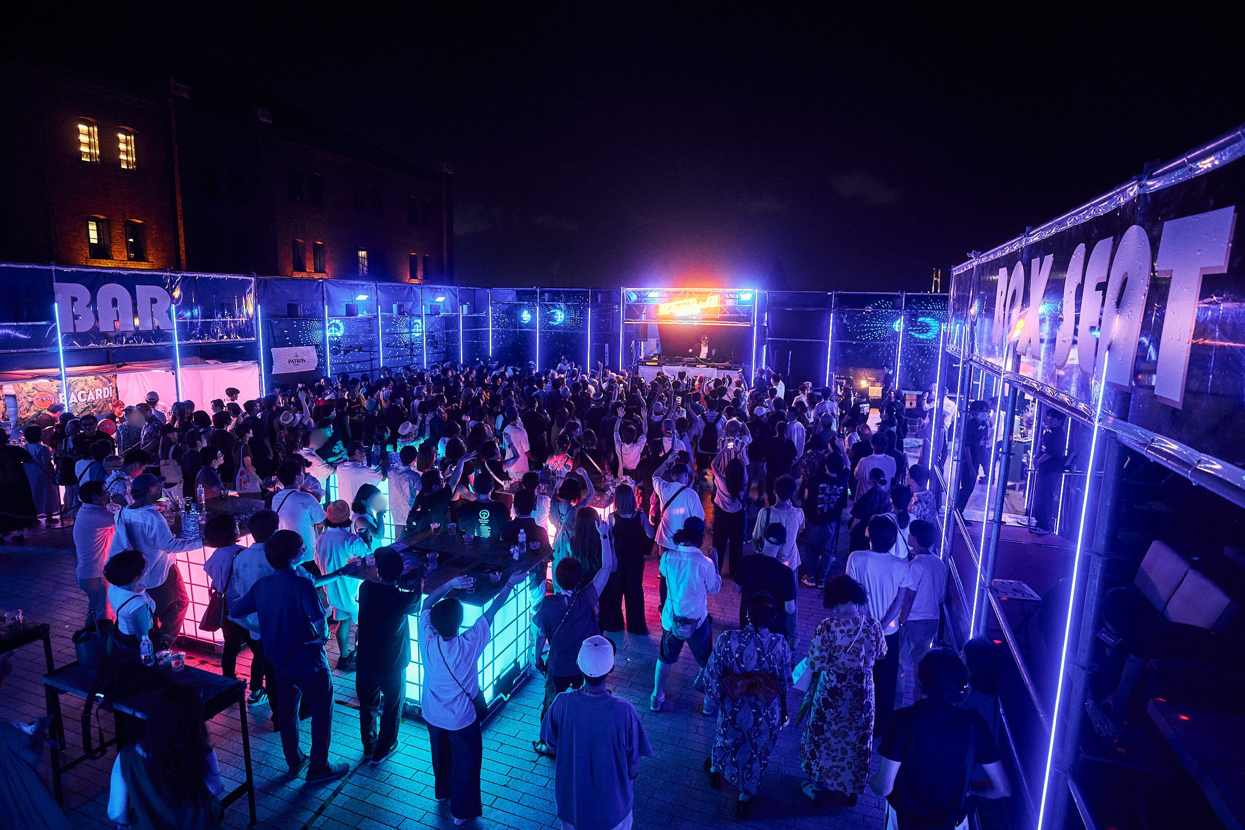 夜のダンスフロア