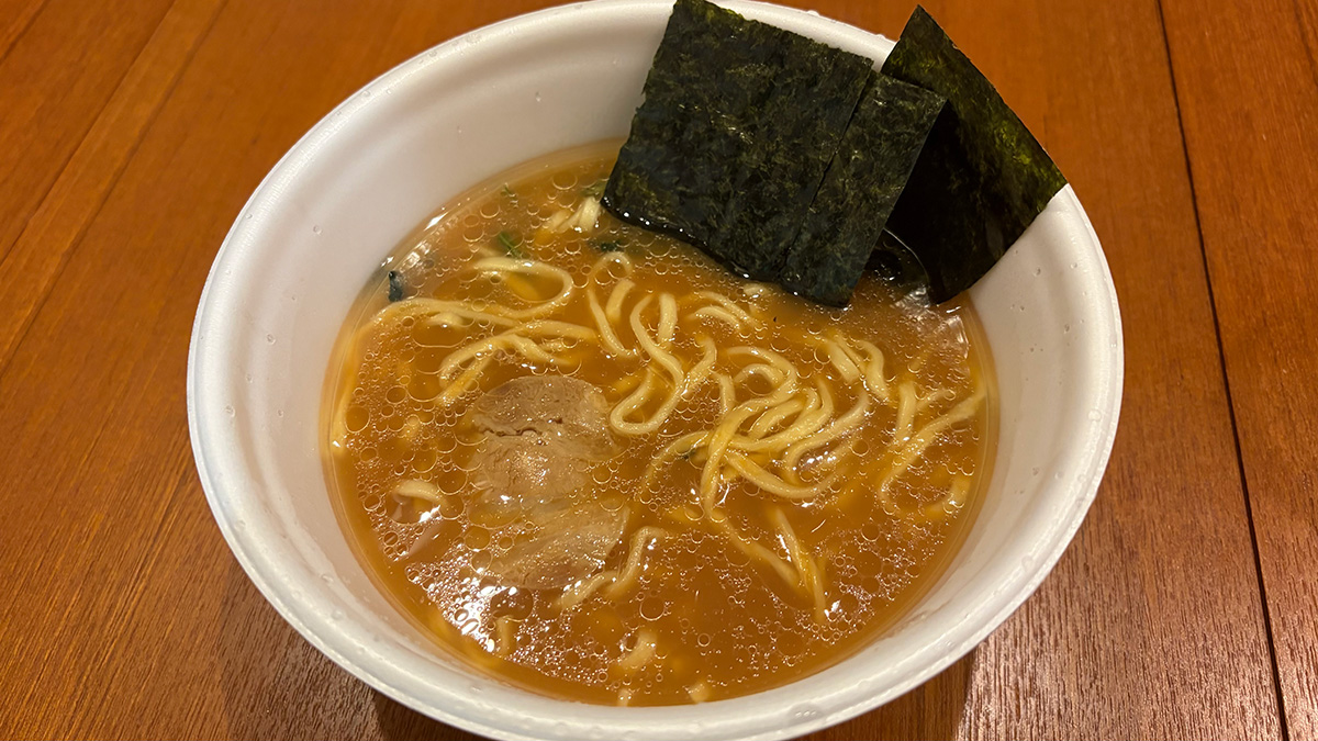 横浜家系ラーメンを本格再現!凄麺「横浜とんこつ家」実食で知るリニューアル18回目の真価の画像2