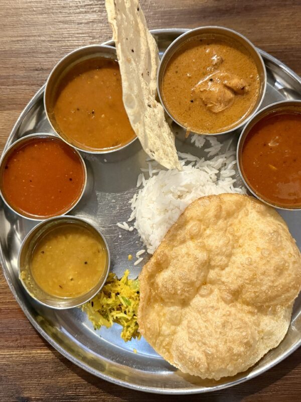 関内で南インドへ旅行気分。人気店『ボーディセナ』で本格ミールスを味わう