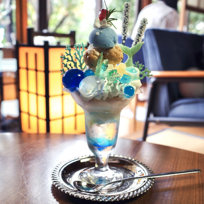 横浜・金沢区の古民家カフェ「cafeちどり」、思わず撮りたくなる海のパフェ